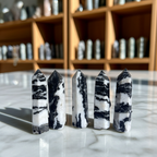 ⚫⚪ Zebra Jade Taşı – Denge, Güç ve Uyum Kristali